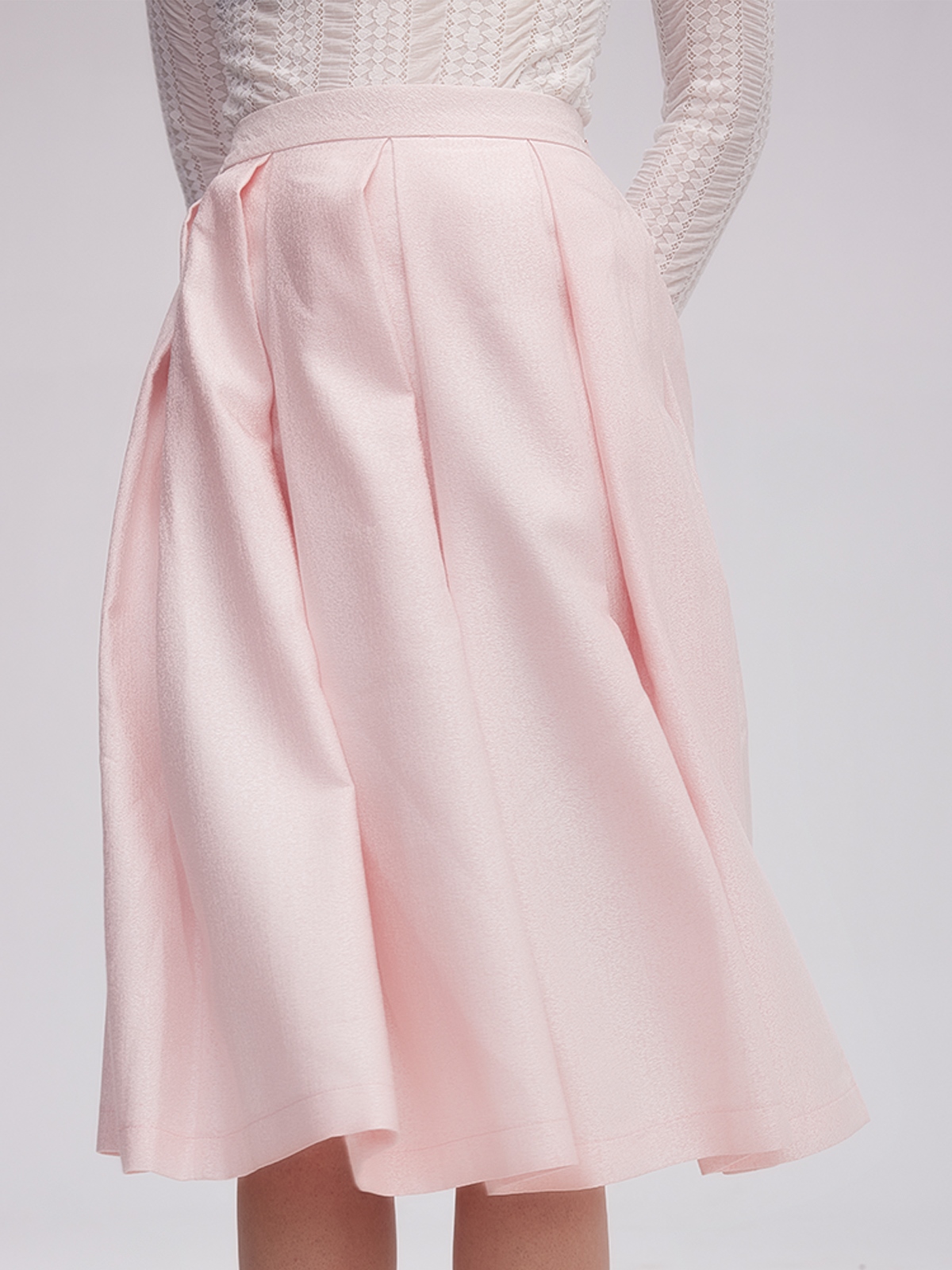 Dirndl in Rosa mit floralem Muster