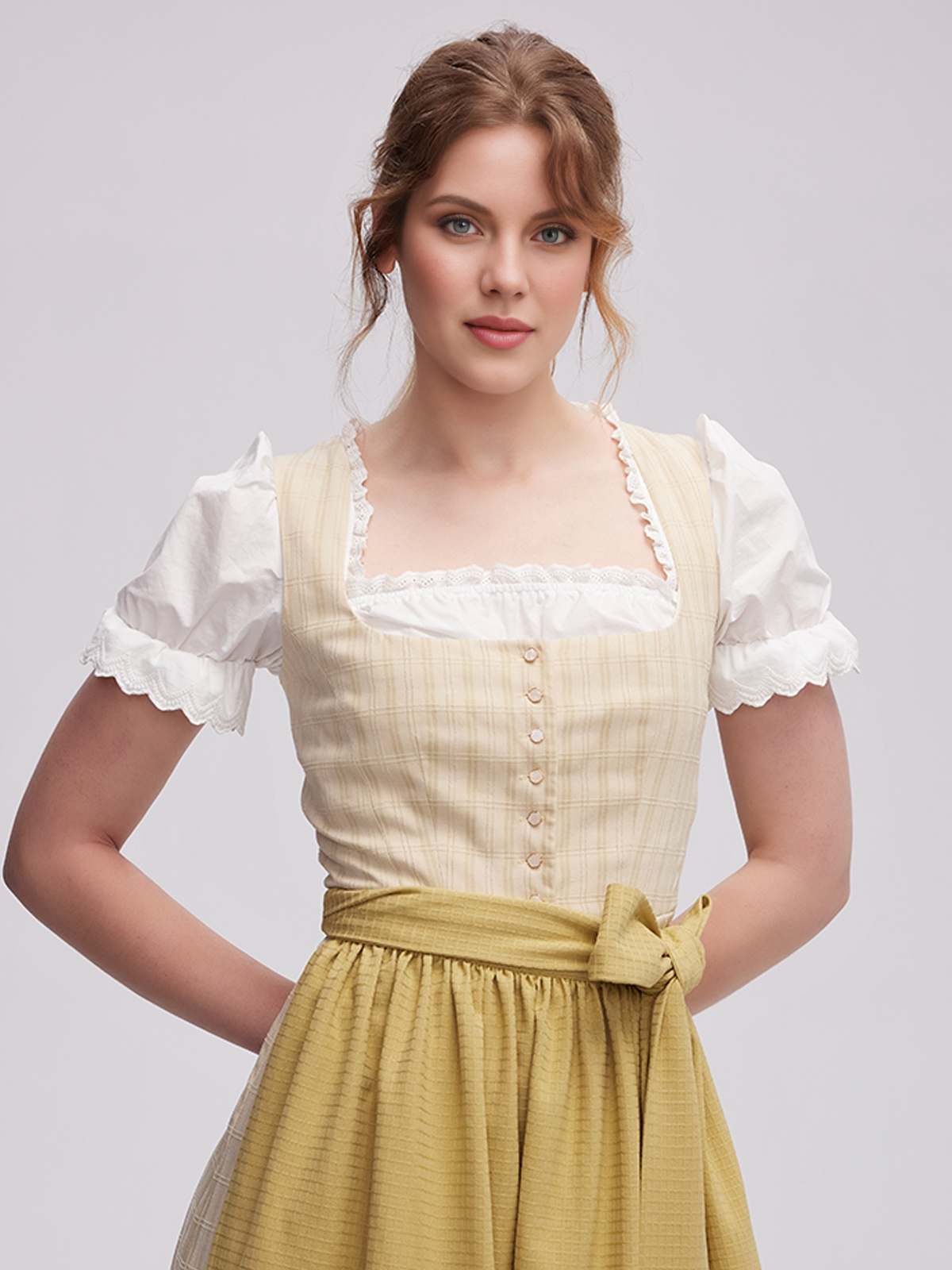 Dirndl aus Leder in Grün
