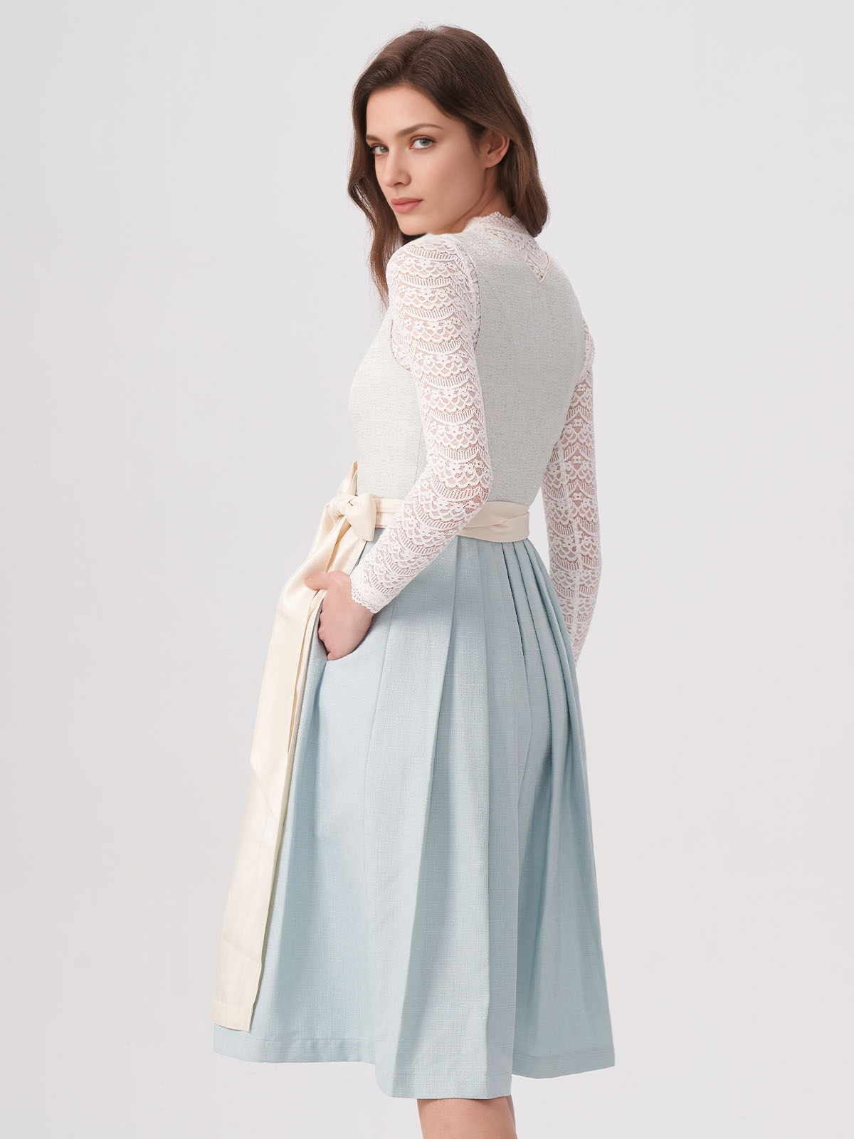 Dirndl in Blau – ein zeitloser Klassiker