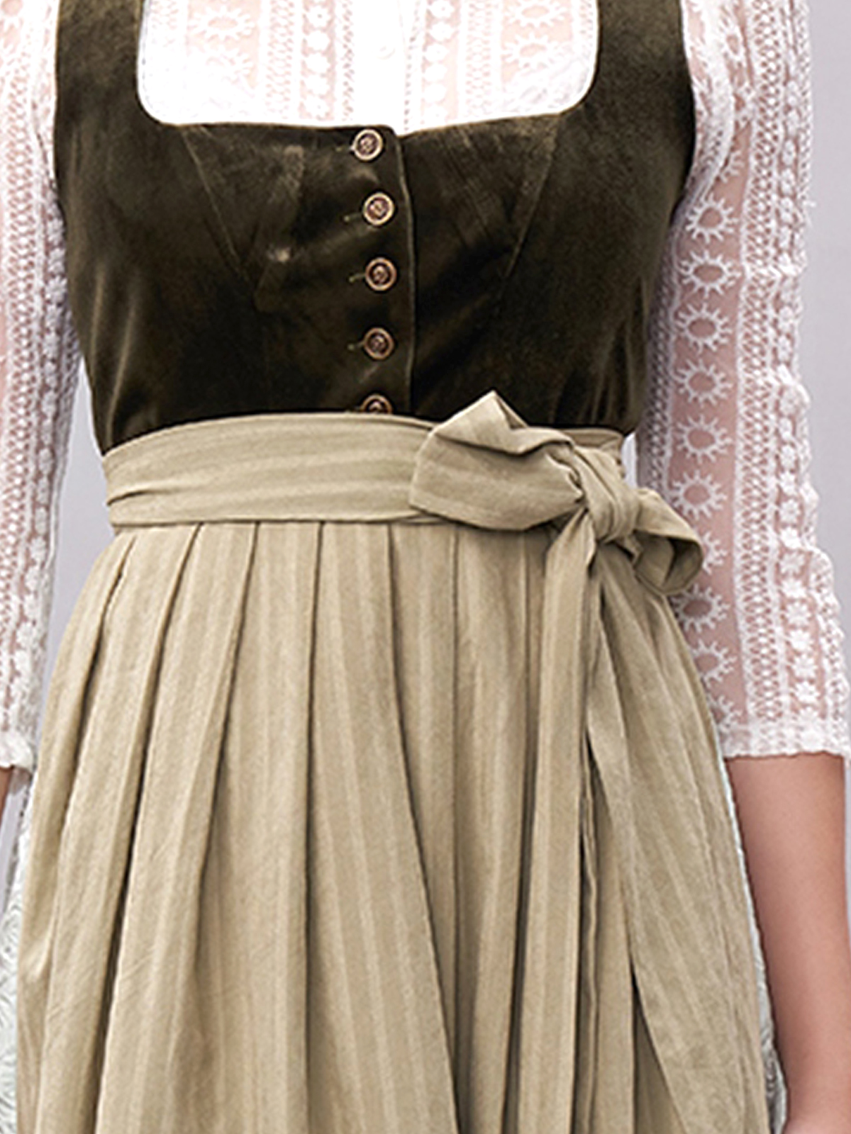 Dirndl in Gelb und Grün – ein moderner Look für Festivals und Hochzeiten