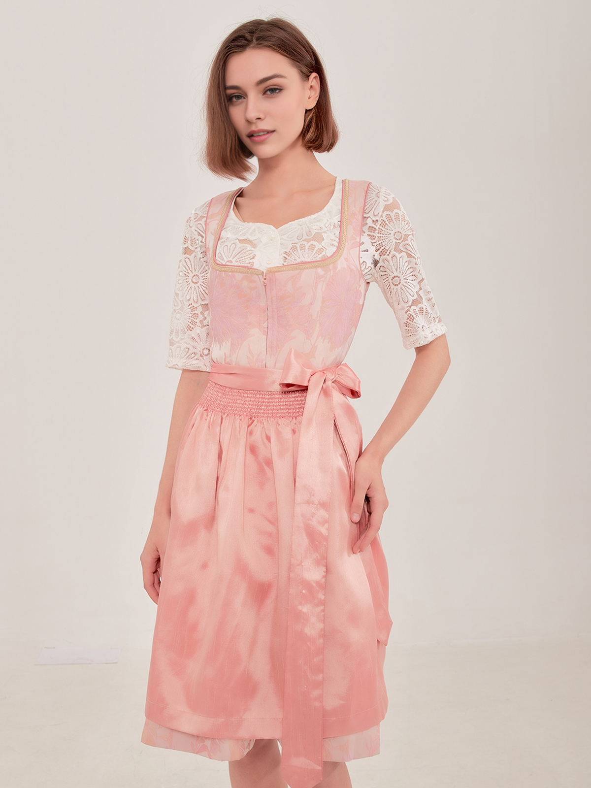 Dirndl Grün Rosa – Eleganz und Tradition