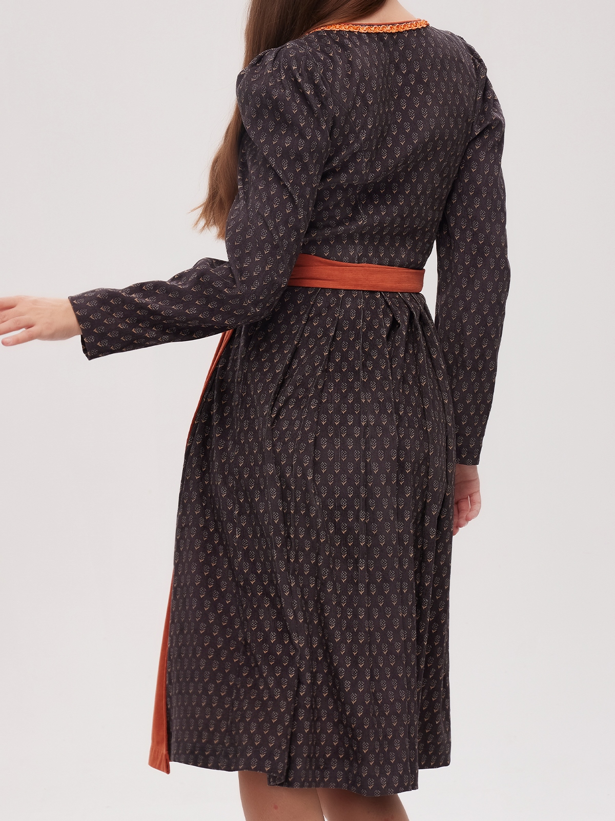 Traditionelles Dirndl in Schwarz