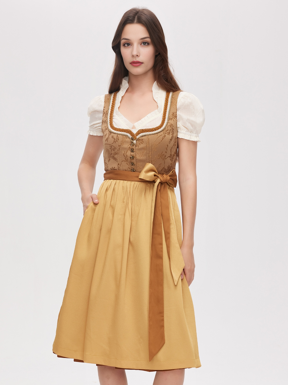 Modernes Dirndl in Gelb