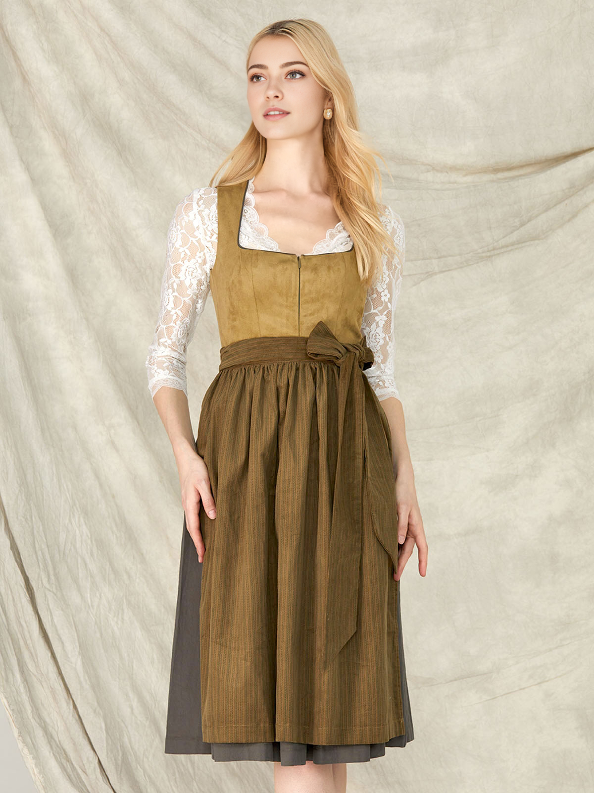 Moderne Dirndlbluse in Oliv – perfekt für den urbanen Stil