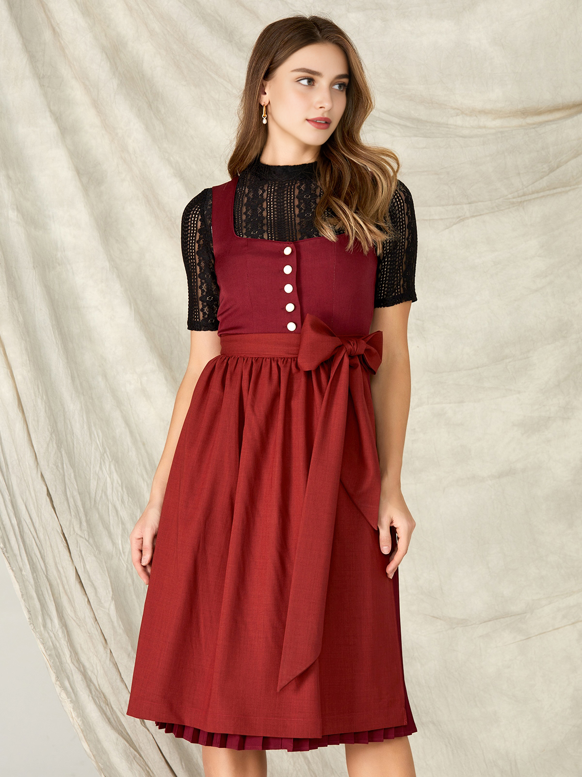 Modernes Dirndl in Jeansblau