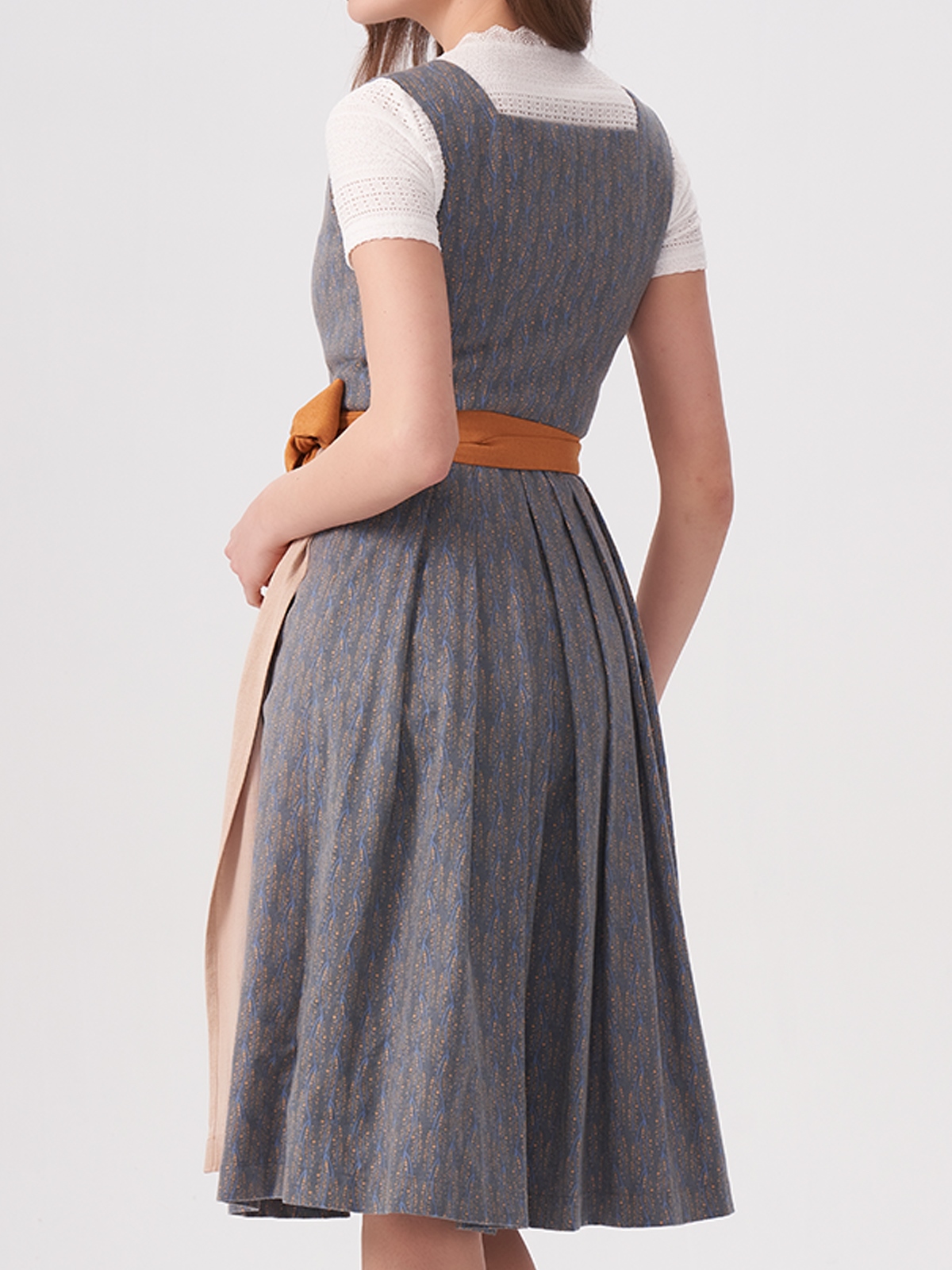 Modernes Dirndl in Blau