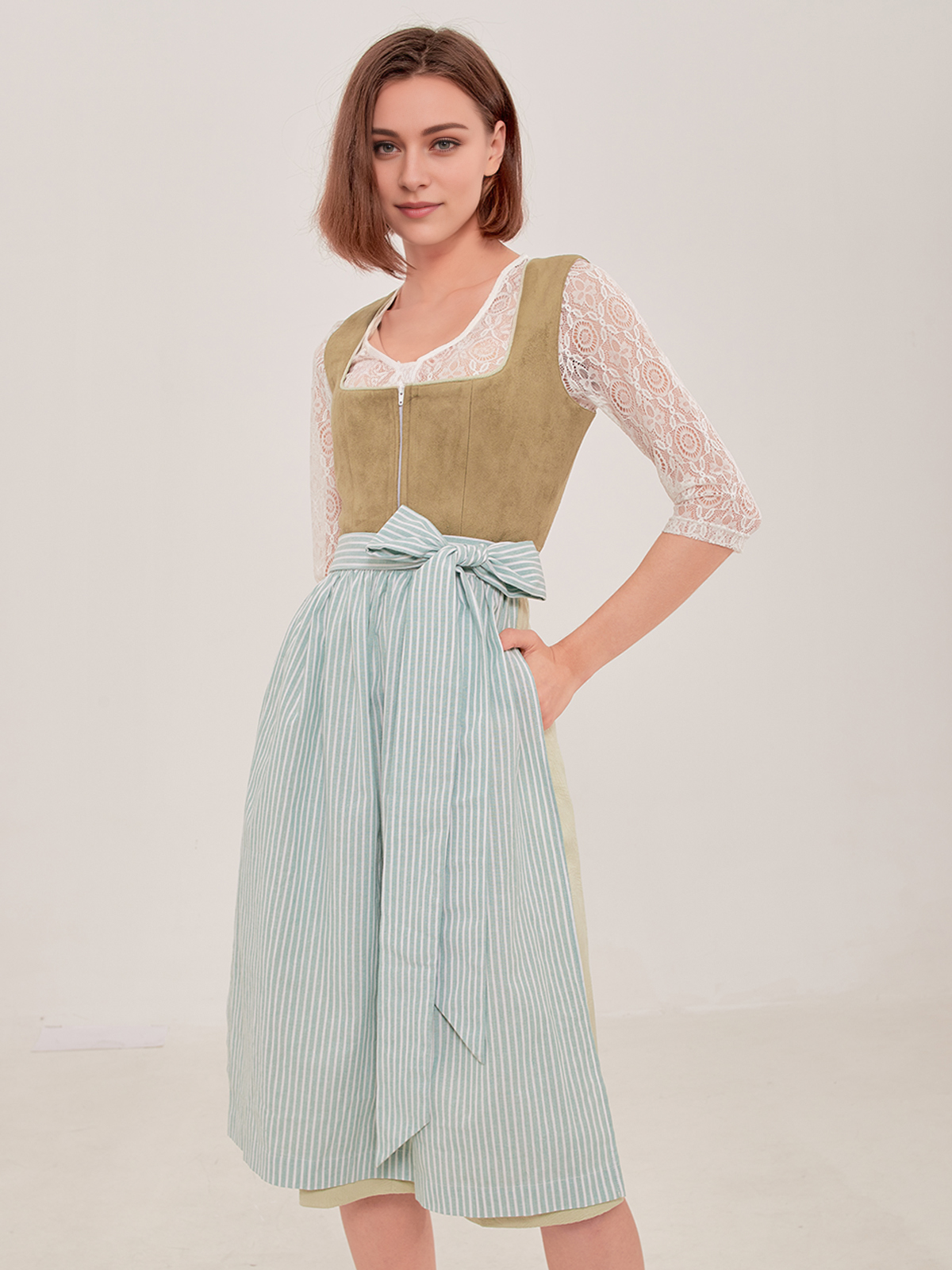 Schwanger im Dirndl