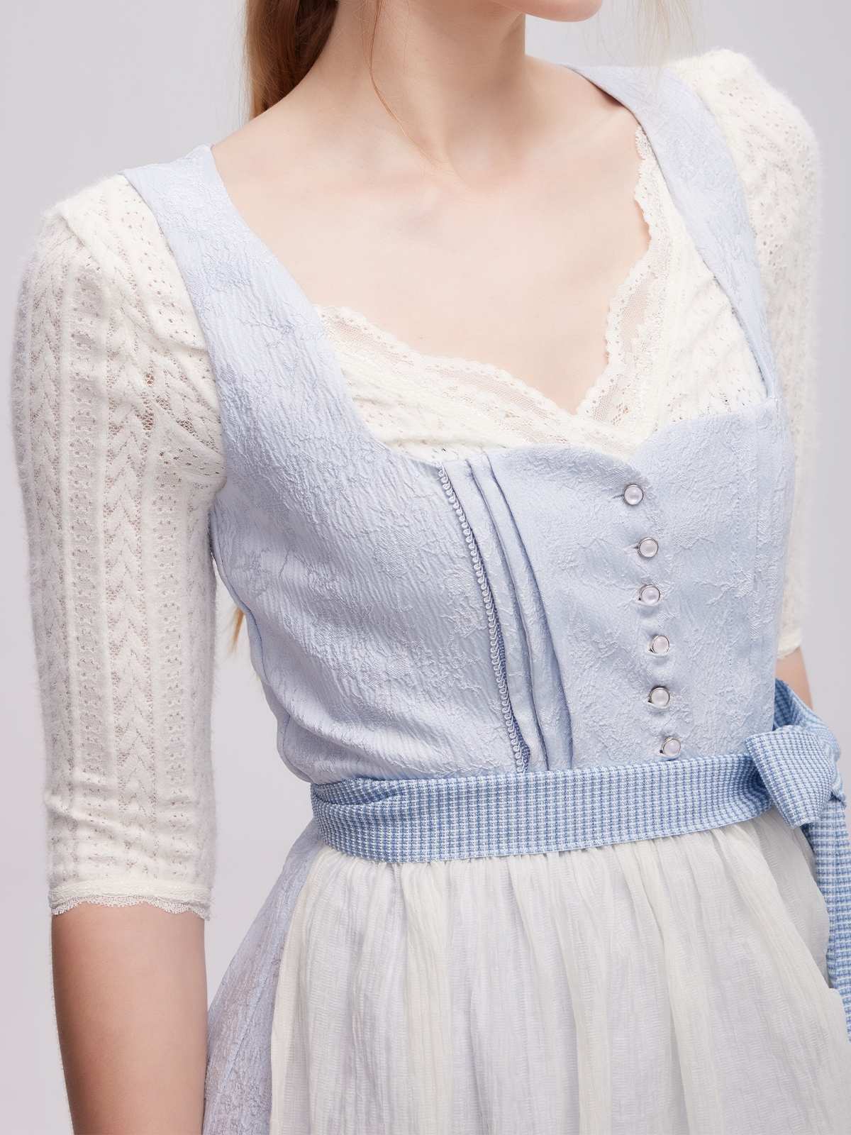 Dirndl mit Samt in Blau