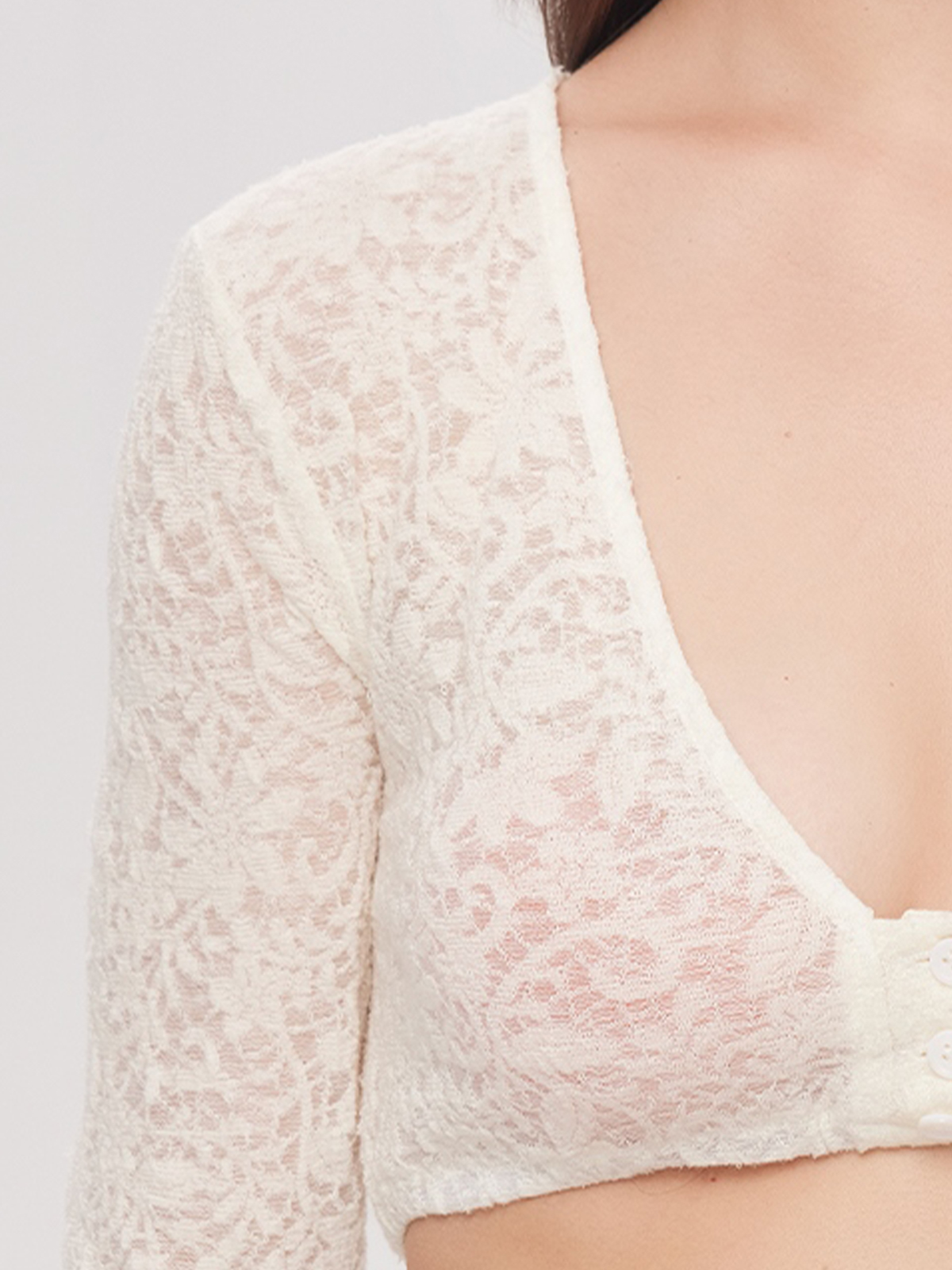 Moderne Dirndlbluse in Weiß
