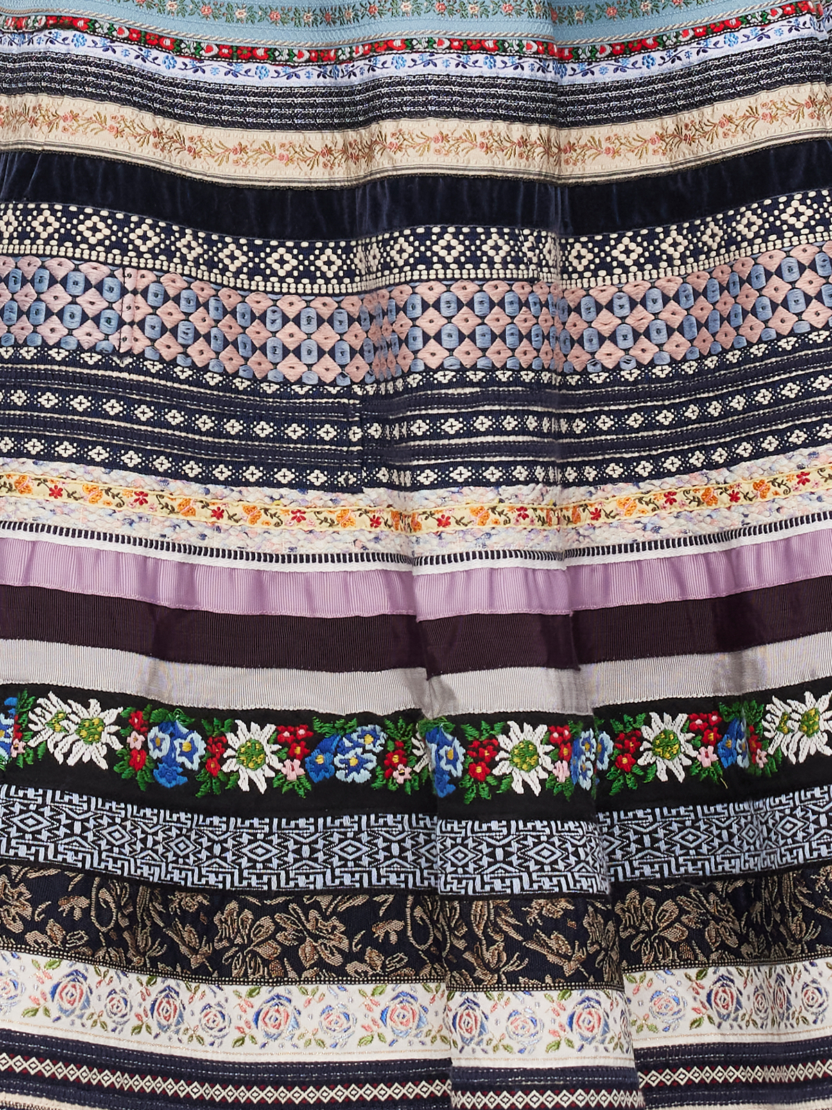 Dirndl aus Samt in Blau