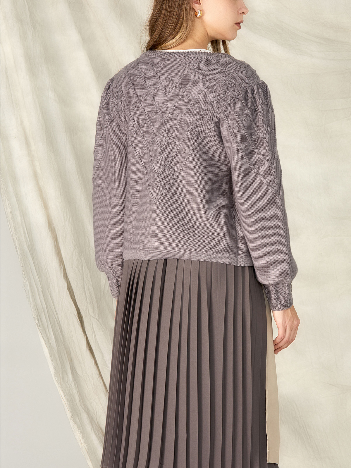 Moderne Dirndl-Kleider in Grau und Rot