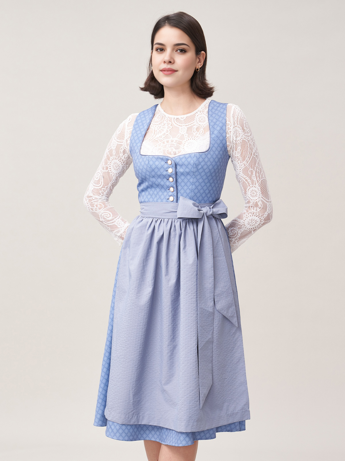 Modernes Dirndl in Blau mit schmeichelhaftem Schnitt