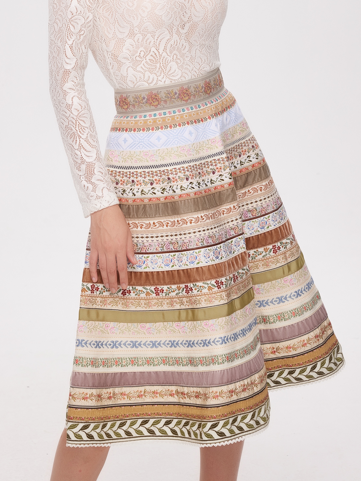 Dirndl in Beige und Braun
